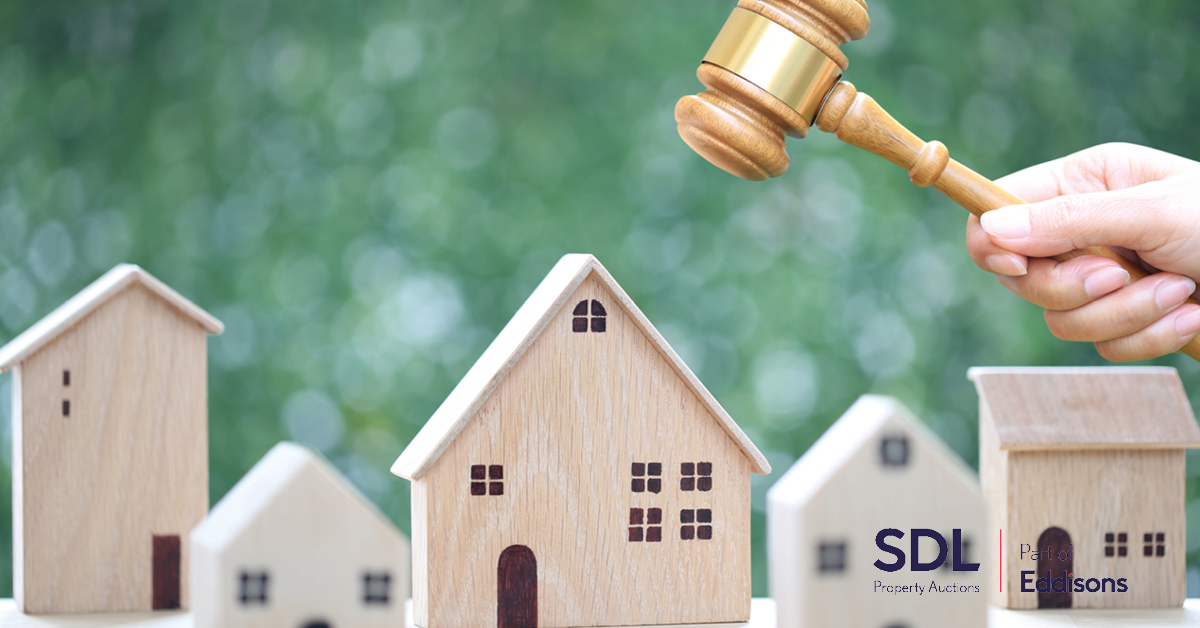Top tips for buying and selling by auction