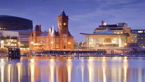 Wales: Viewings banned and agents closed