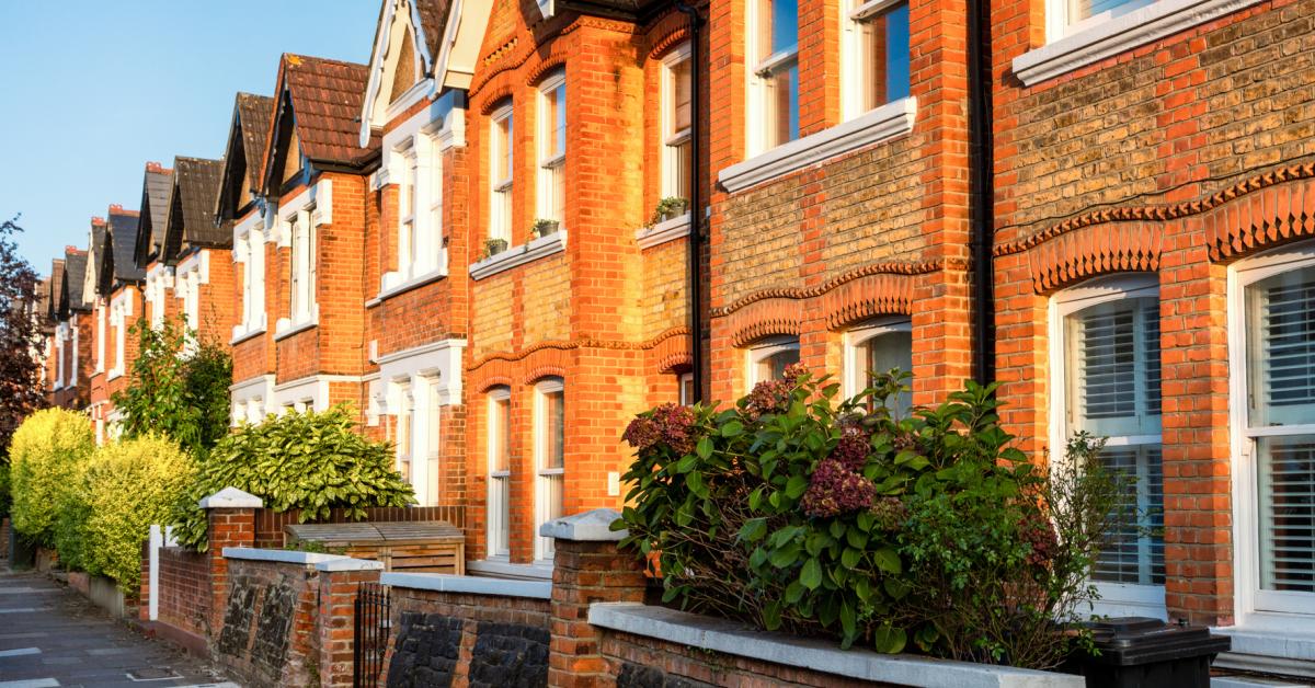 Rent increases falling as pay goes up says new data